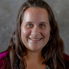 Portrait photograph of Jennifer Harris
