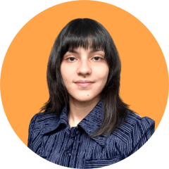 Portrait photograph of Marina Aguayo